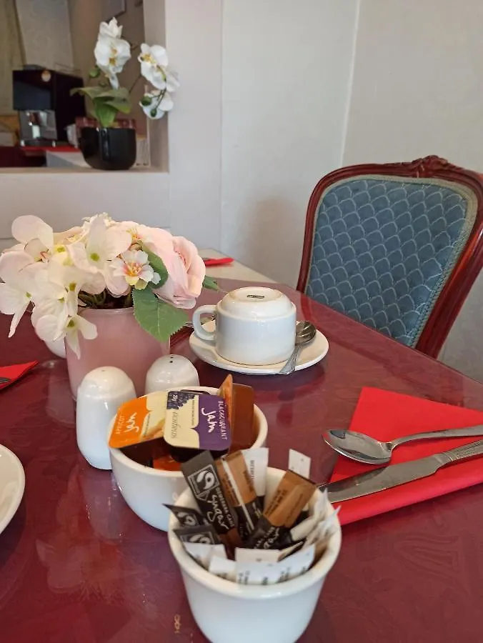 Crystal Hotel & Savour CBG